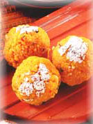 motichurladdoo.JPG (16292 bytes)